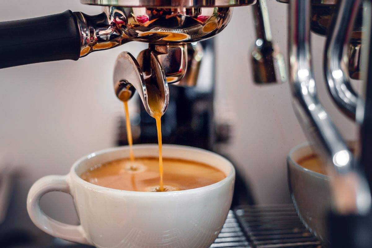 caffè in tazza da macchinetta